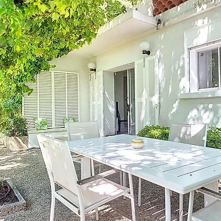 House Surrounded By Nature With Pool In Holiday home Cassis